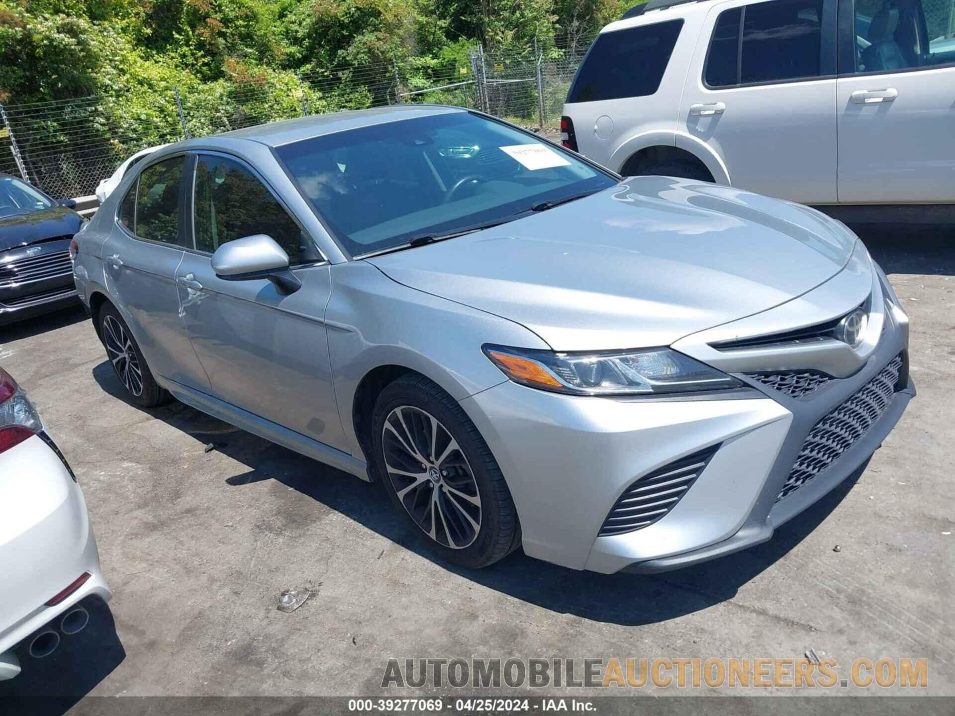 4T1B11HK7JU532093 TOYOTA CAMRY 2018