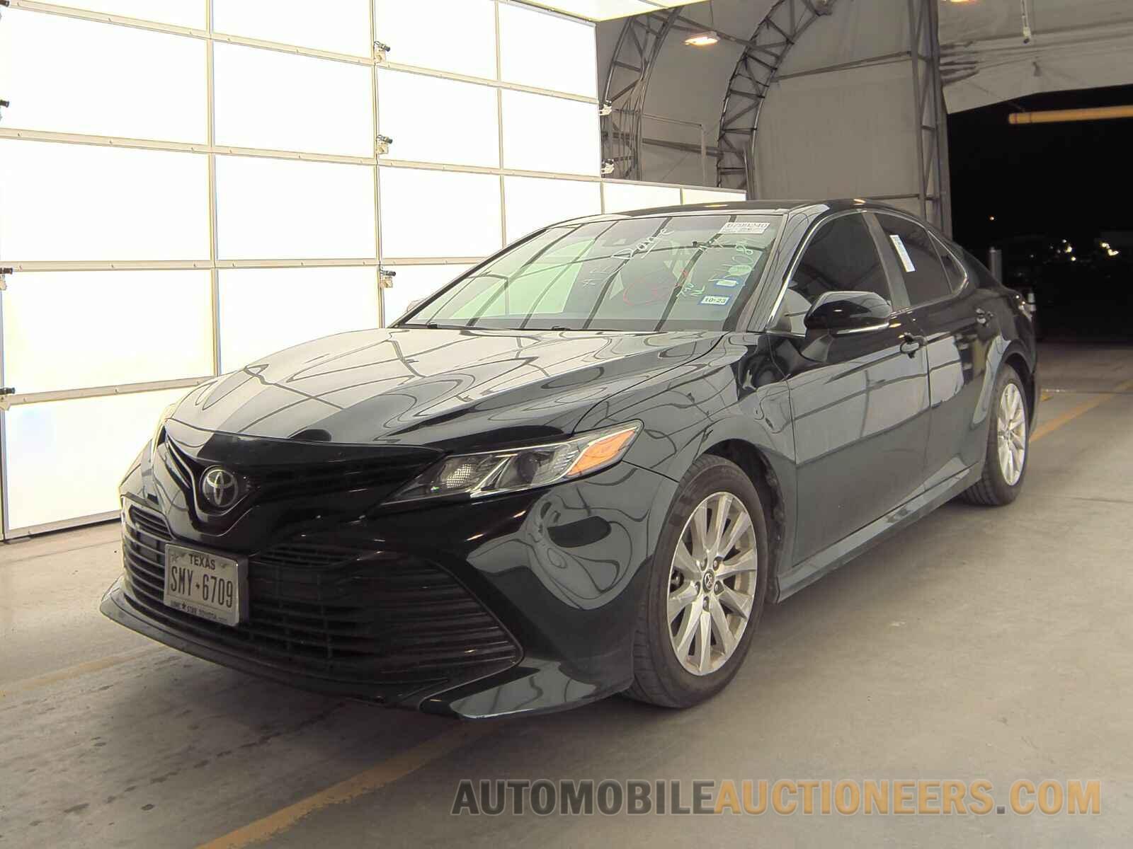 4T1B11HK7JU540811 Toyota Camry 2018