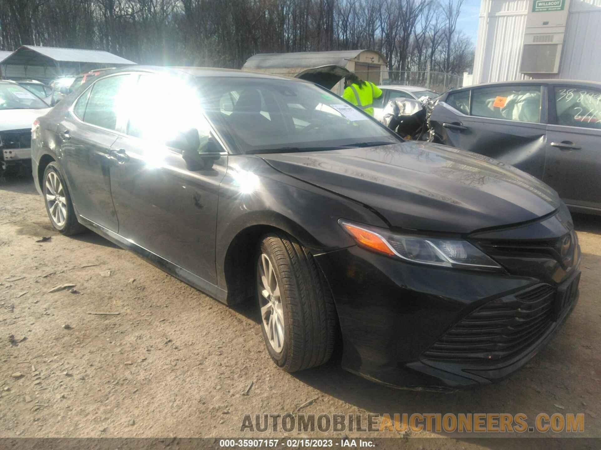 4T1B11HK7JU560038 TOYOTA CAMRY 2018