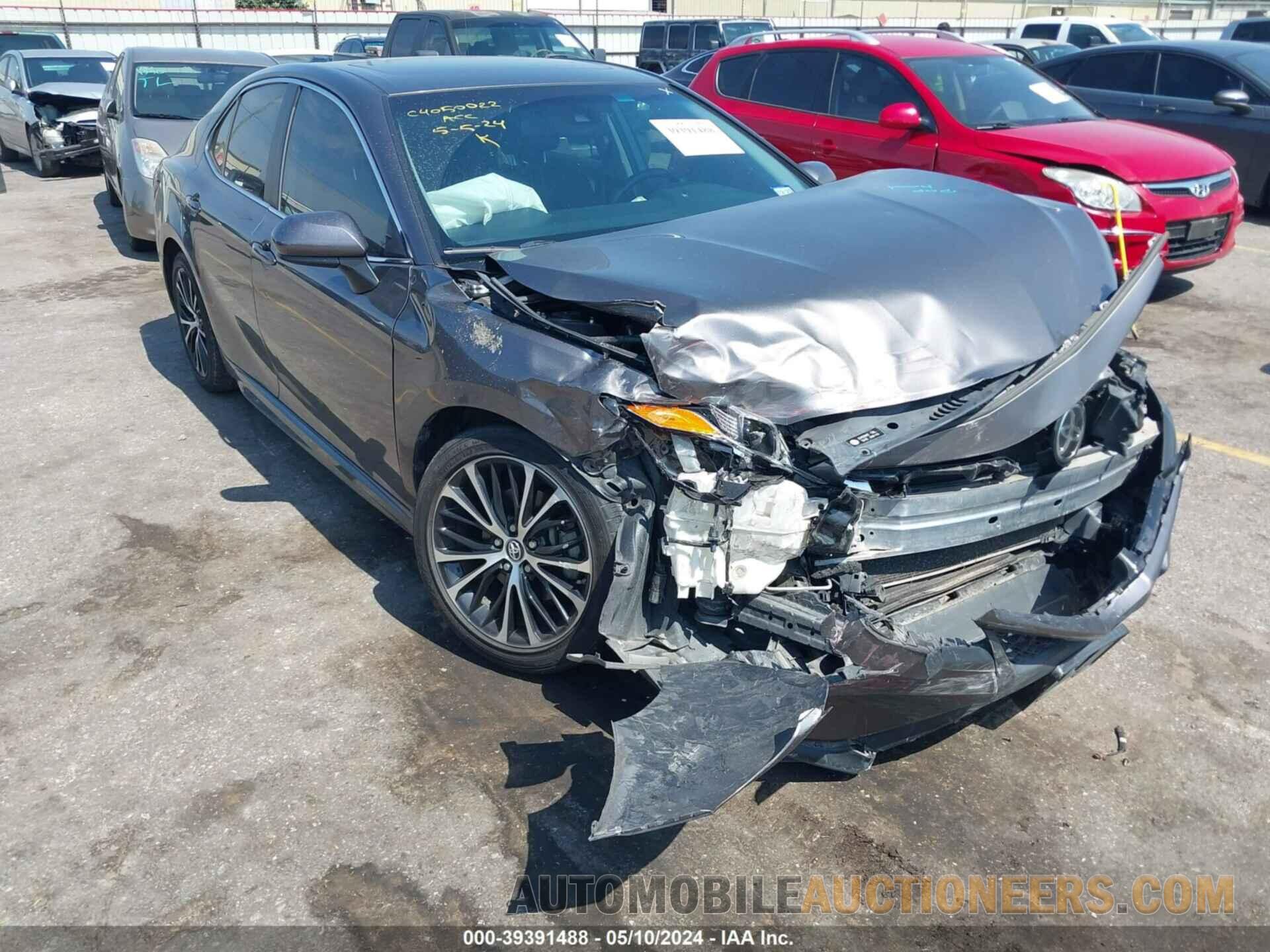 4T1B11HK7JU560069 TOYOTA CAMRY 2018