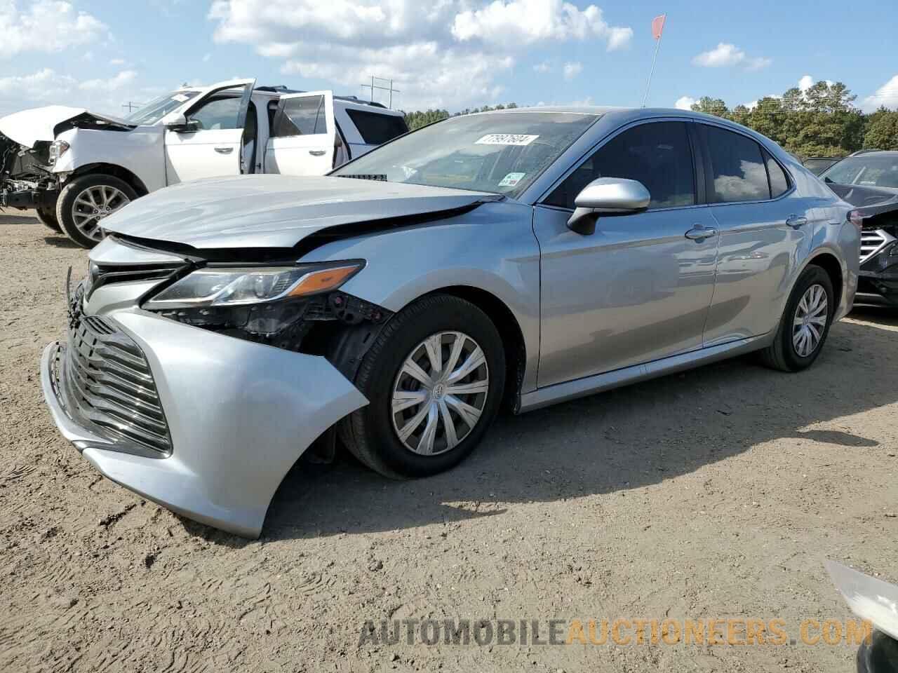 4T1B11HK7JU562596 TOYOTA CAMRY 2018