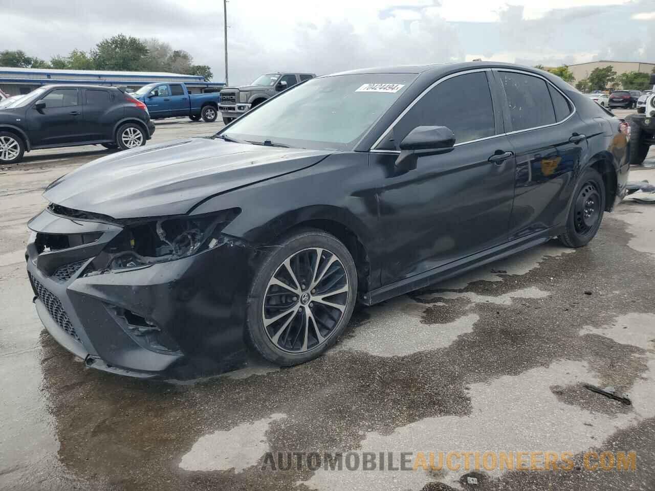 4T1B11HK7JU562968 TOYOTA CAMRY 2018