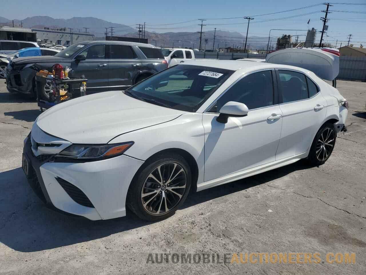 4T1B11HK7JU563991 TOYOTA CAMRY 2018