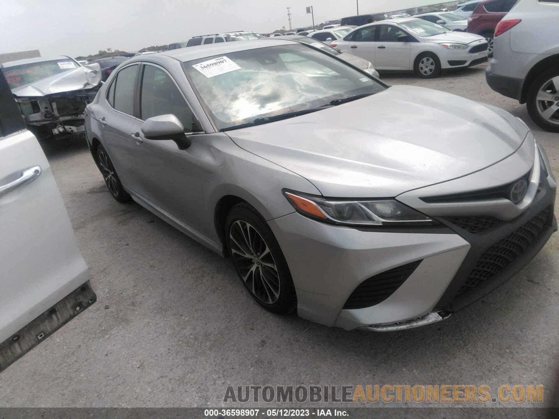 4T1B11HK7JU564557 TOYOTA CAMRY 2018