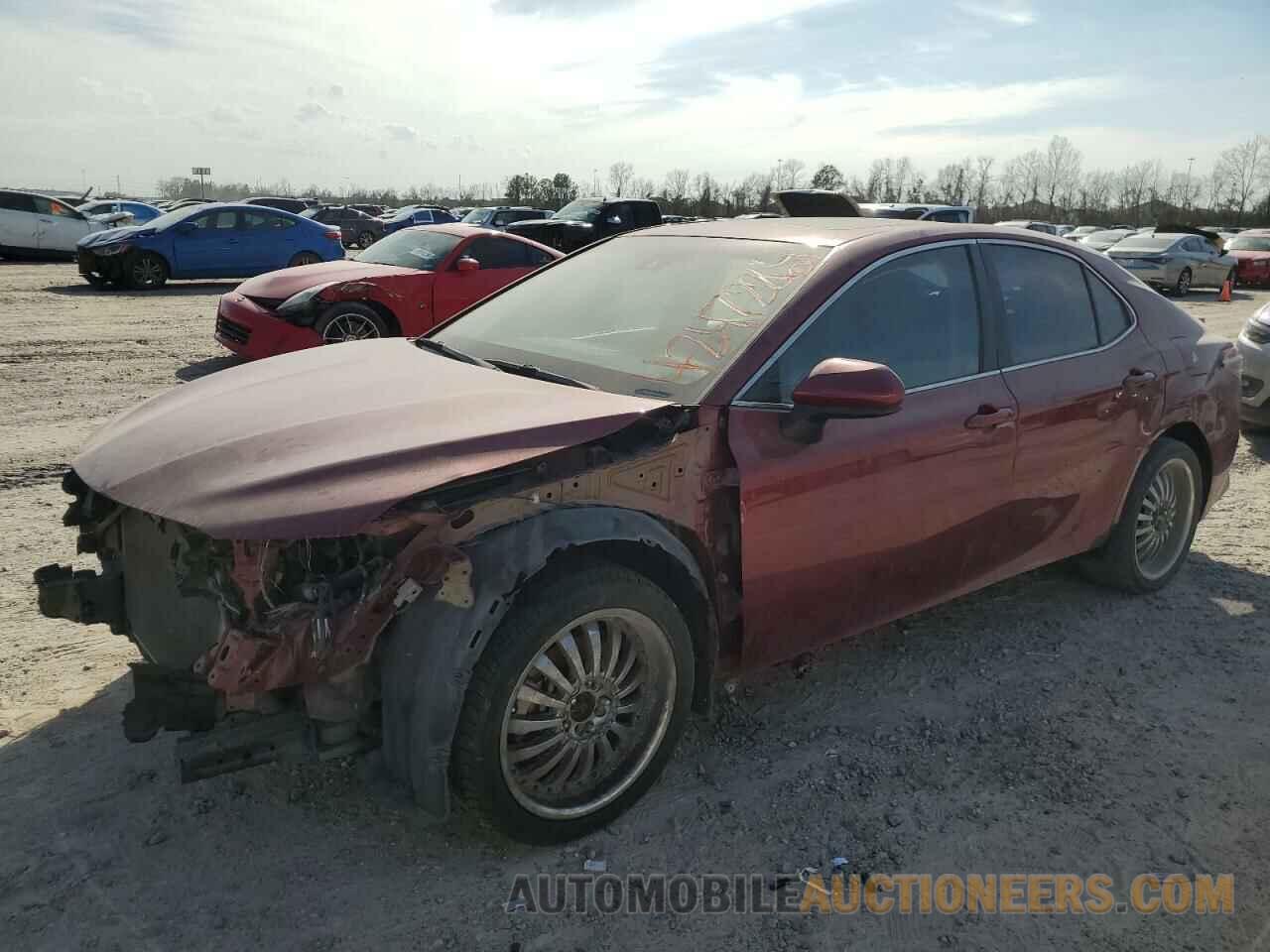 4T1B11HK7JU568074 TOYOTA CAMRY 2018