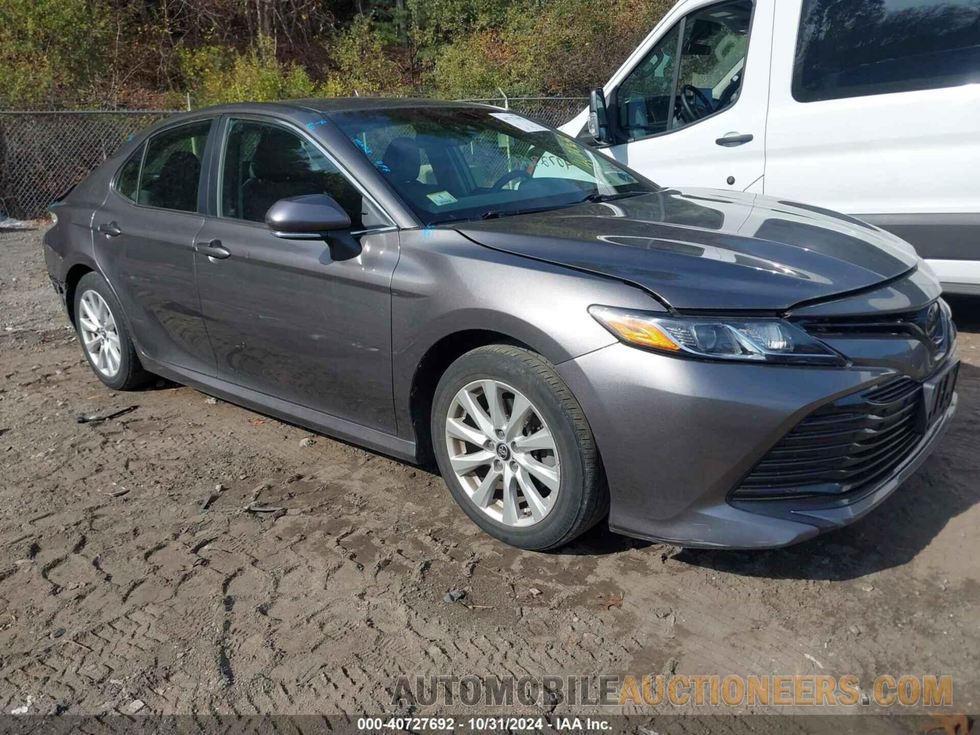 4T1B11HK7JU569080 TOYOTA CAMRY 2018