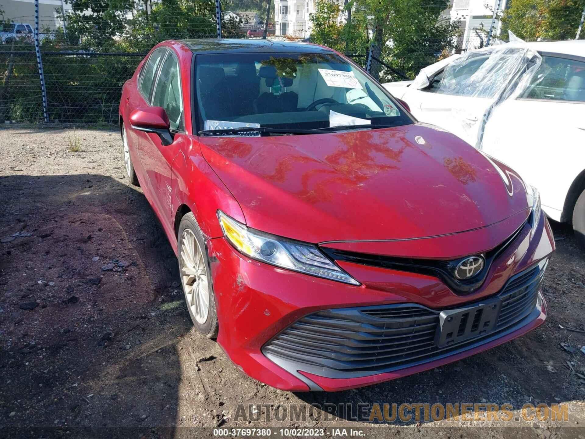 4T1B11HK7JU569323 TOYOTA CAMRY 2018