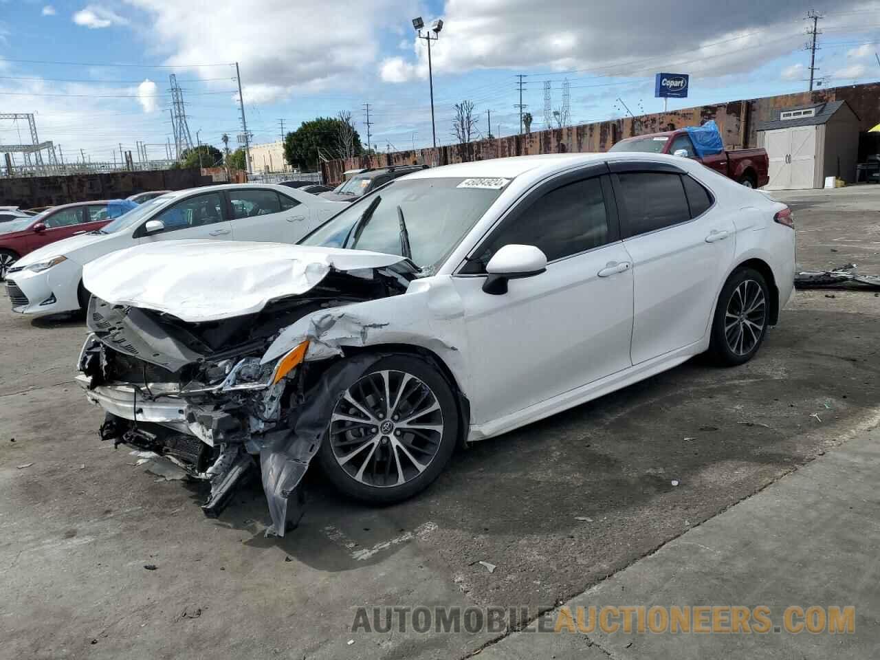 4T1B11HK7JU569693 TOYOTA CAMRY 2018