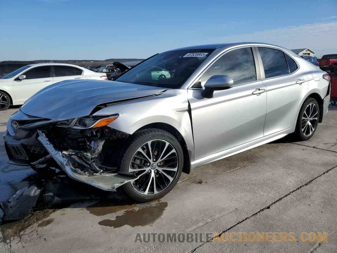 4T1B11HK7JU577387 TOYOTA CAMRY 2018