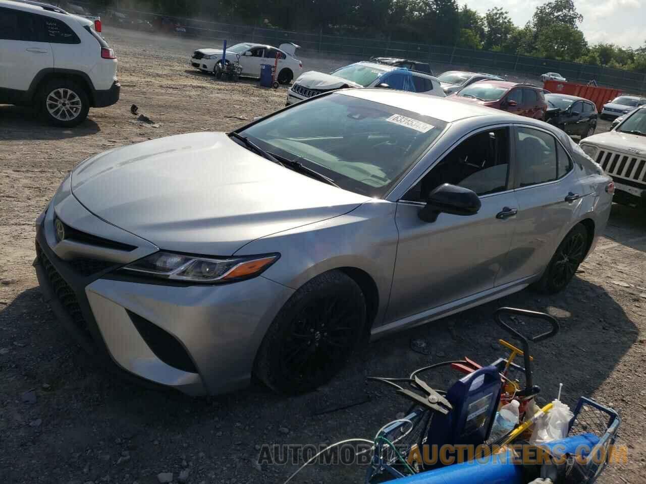 4T1B11HK7JU582735 TOYOTA CAMRY 2018