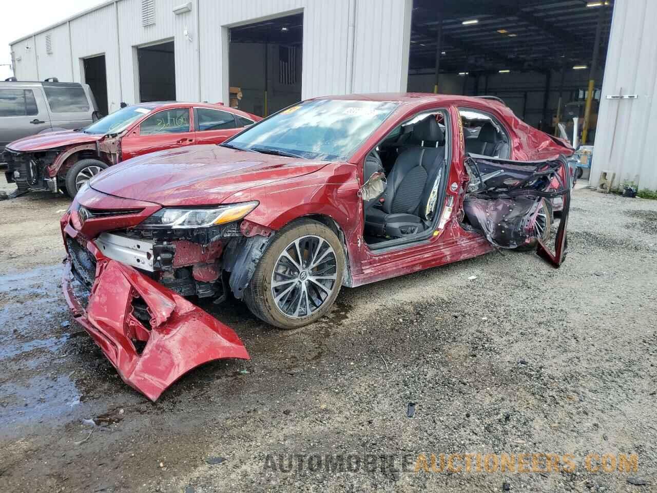 4T1B11HK7JU583660 TOYOTA CAMRY 2018