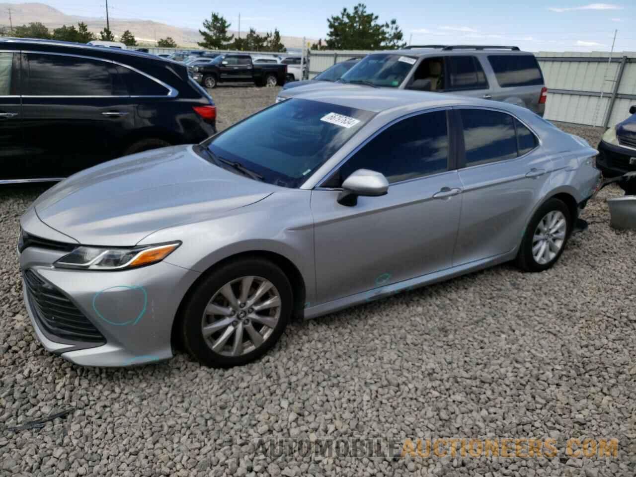 4T1B11HK7JU587188 TOYOTA CAMRY 2018