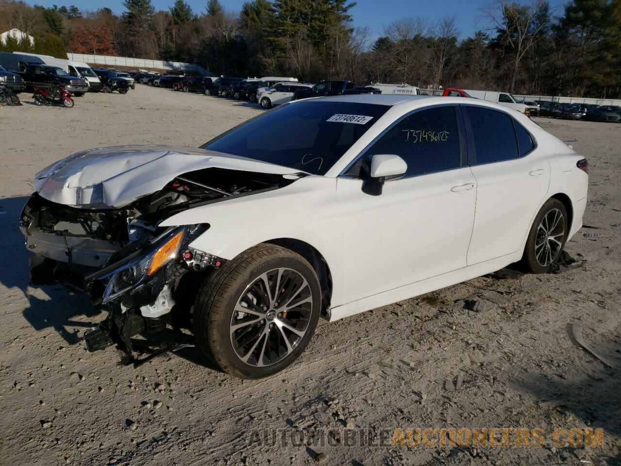 4T1B11HK7JU587871 TOYOTA CAMRY 2018