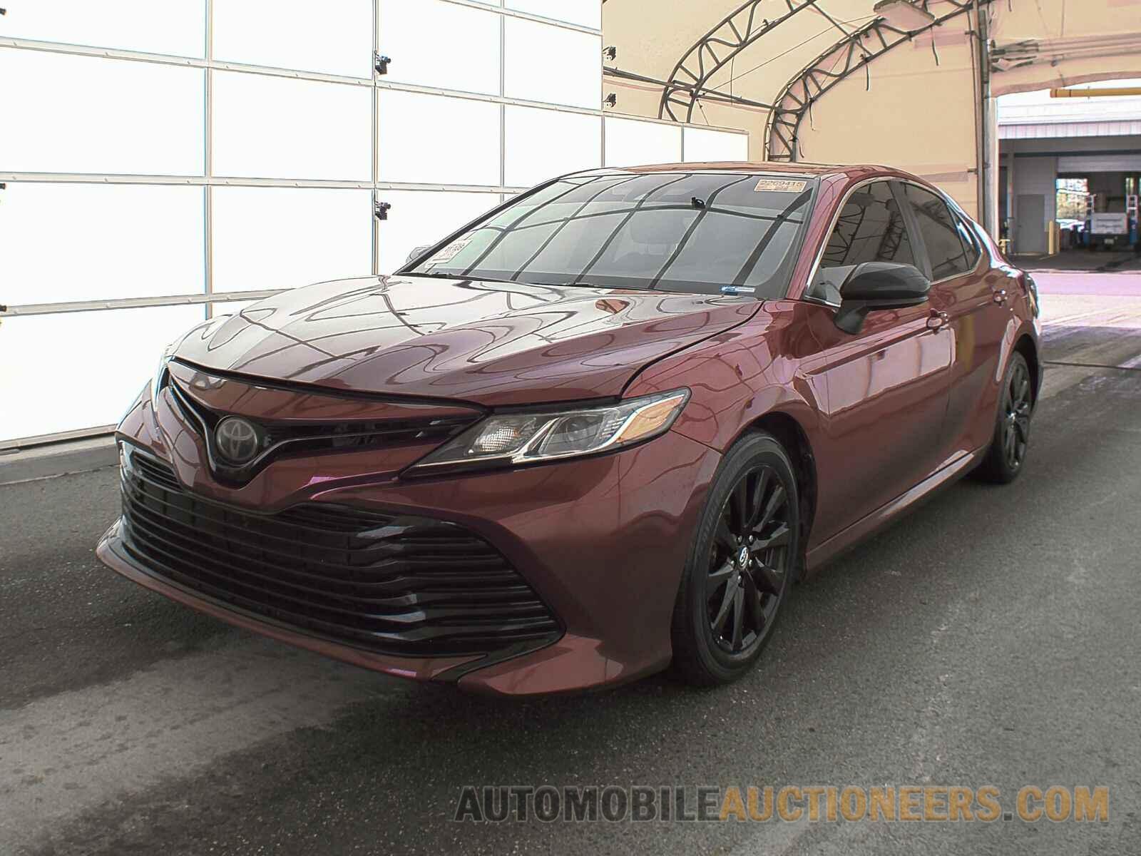 4T1B11HK7JU588518 Toyota Camry 2018