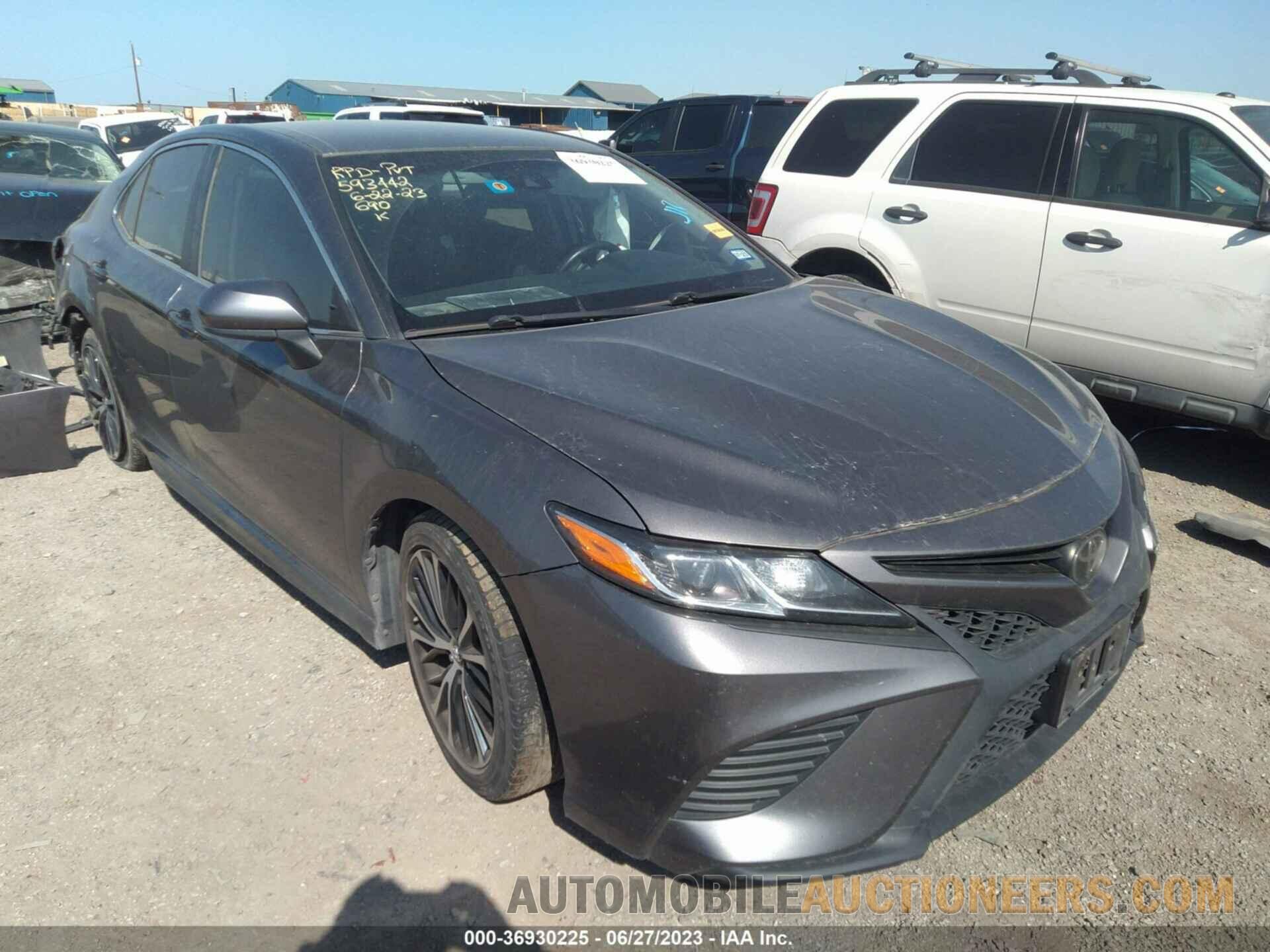 4T1B11HK7JU590317 TOYOTA CAMRY 2018