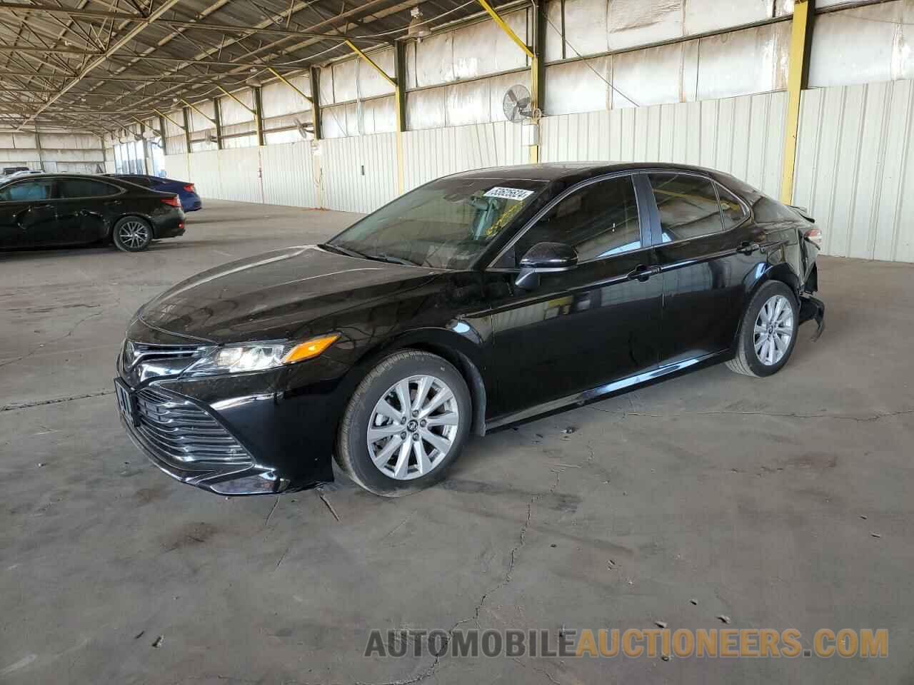 4T1B11HK7JU592925 TOYOTA CAMRY 2018