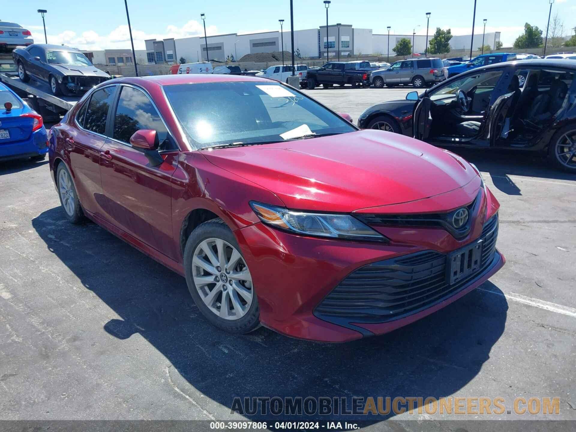 4T1B11HK7JU599602 TOYOTA CAMRY 2018