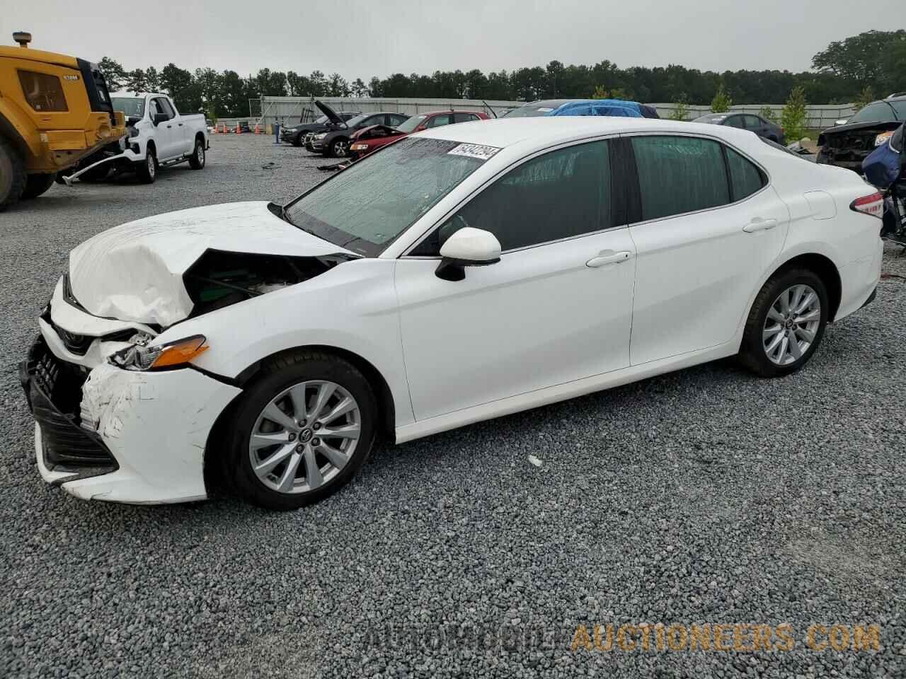 4T1B11HK7JU606810 TOYOTA CAMRY 2018