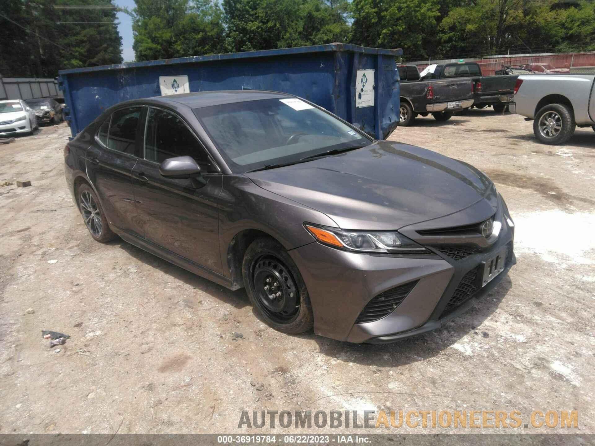 4T1B11HK7JU608072 TOYOTA CAMRY 2018