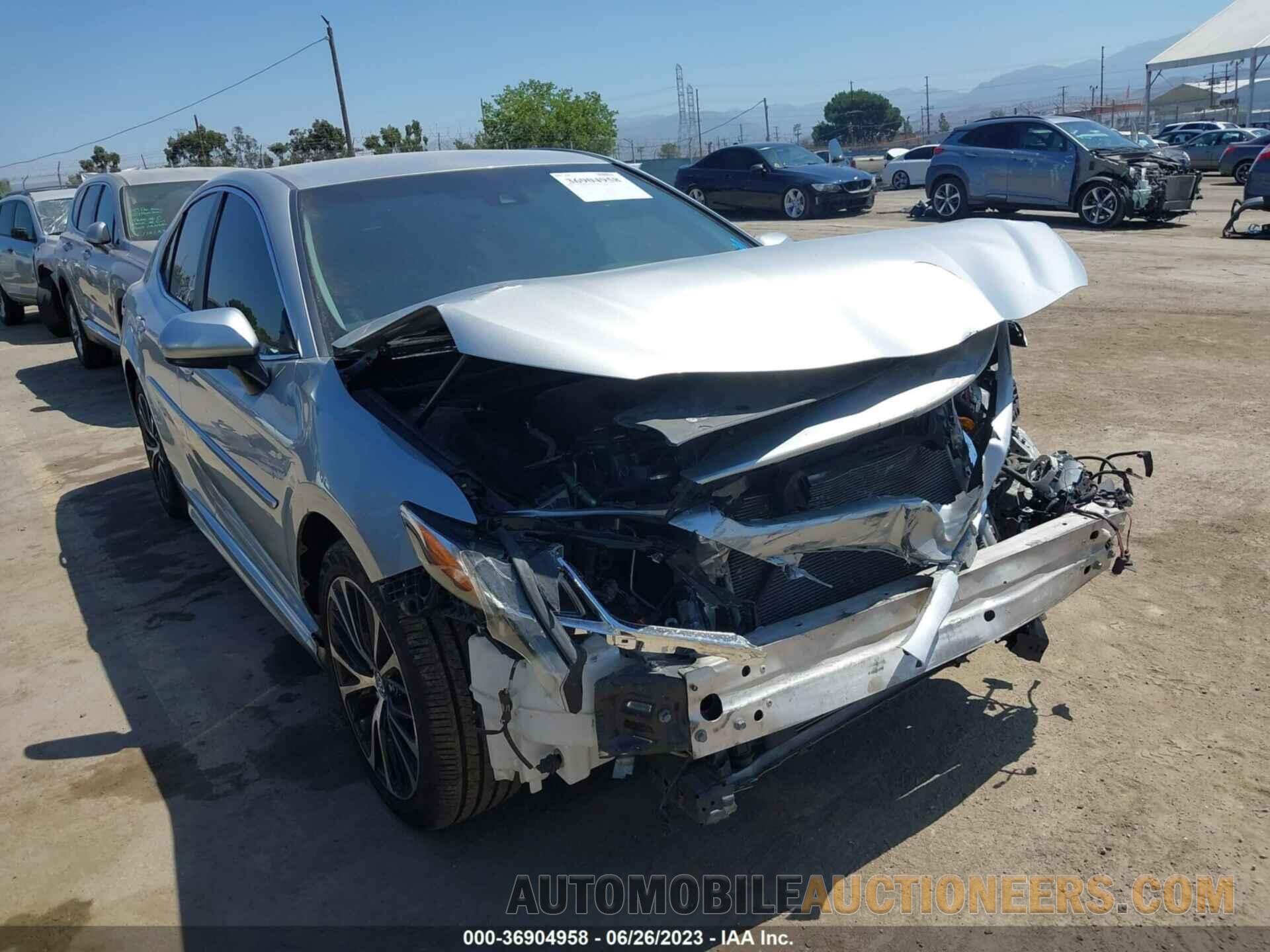 4T1B11HK7JU609352 TOYOTA CAMRY 2018