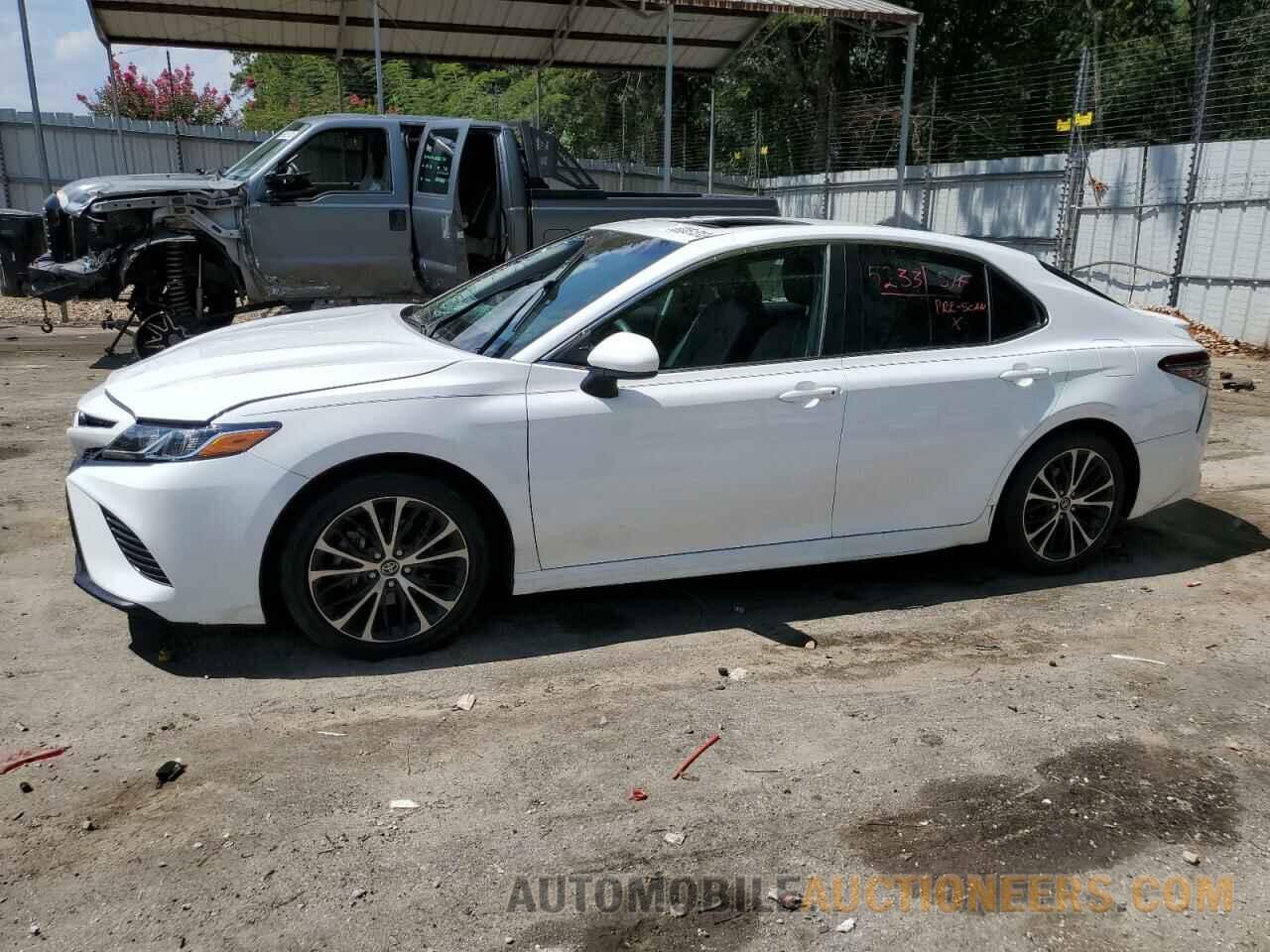 4T1B11HK7JU610419 TOYOTA CAMRY 2018