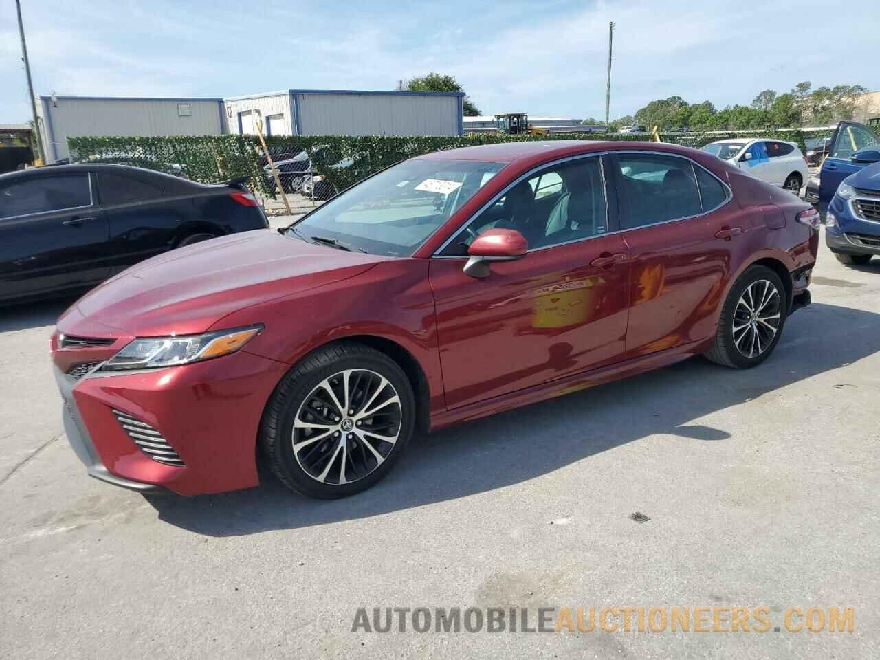 4T1B11HK7JU610582 TOYOTA CAMRY 2018