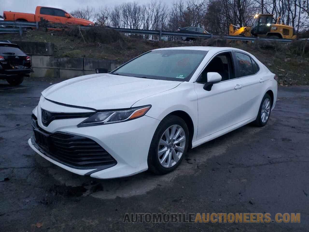 4T1B11HK7JU613644 TOYOTA CAMRY 2018