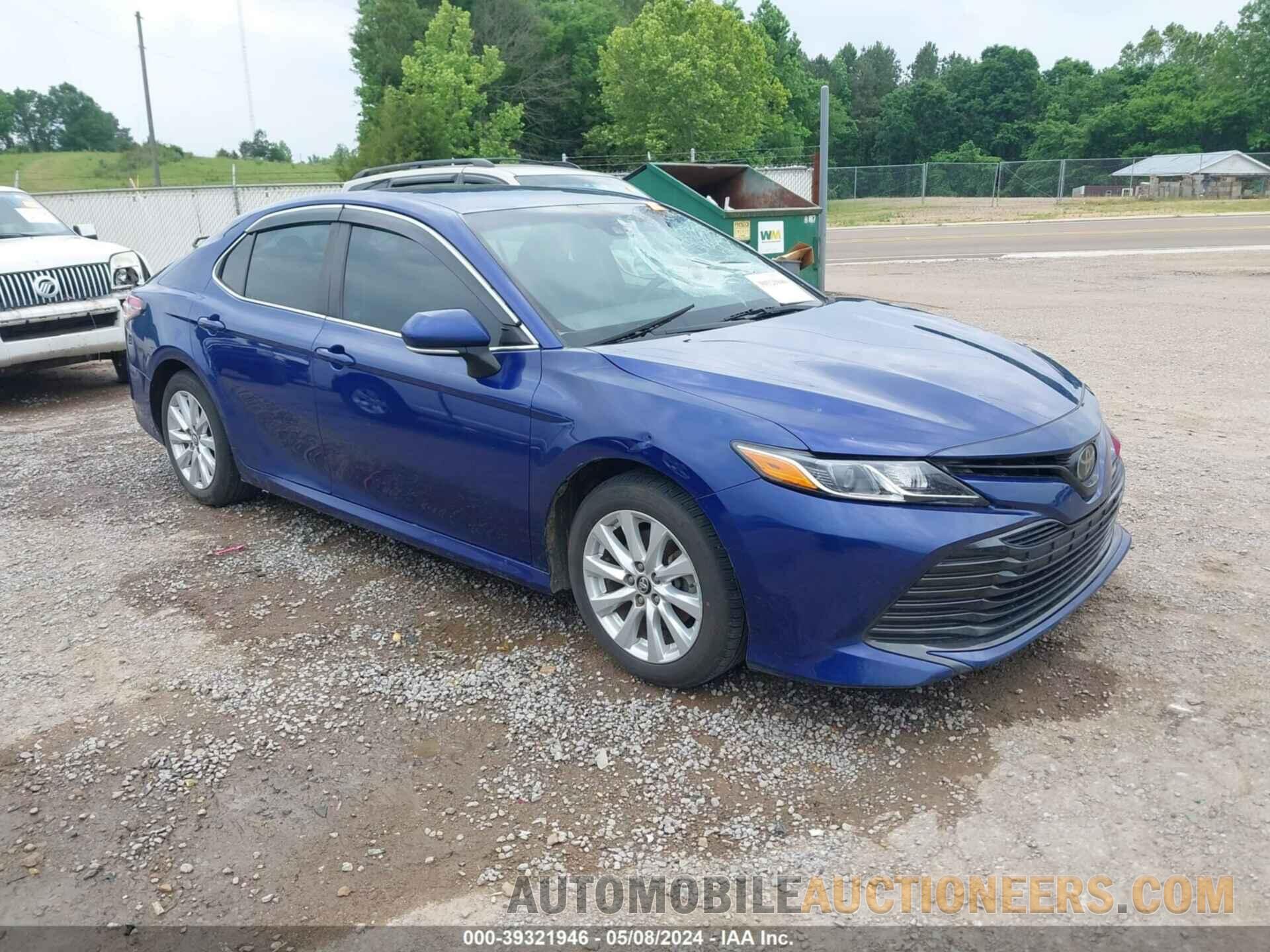 4T1B11HK7JU614082 TOYOTA CAMRY 2018