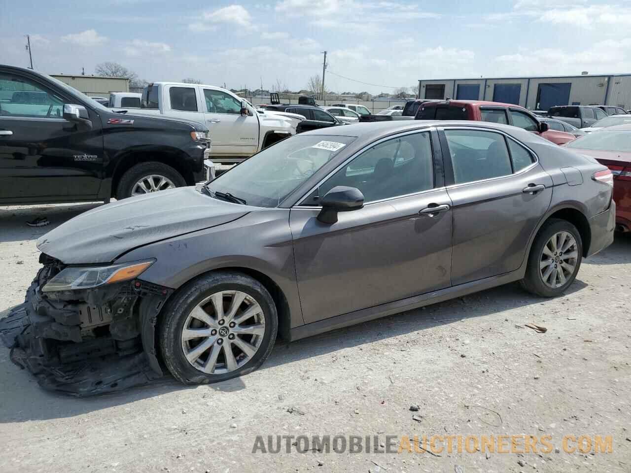 4T1B11HK7JU615345 TOYOTA CAMRY 2018