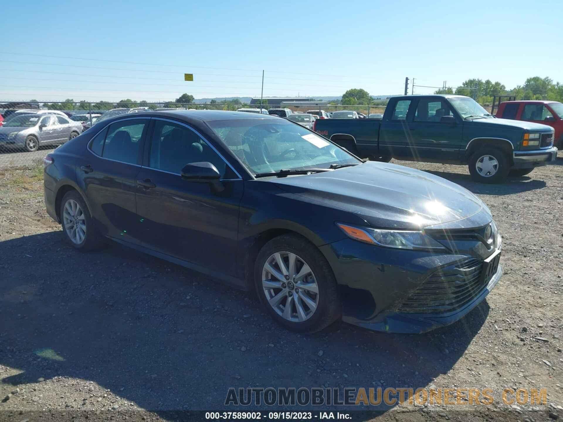 4T1B11HK7JU615894 TOYOTA CAMRY 2018