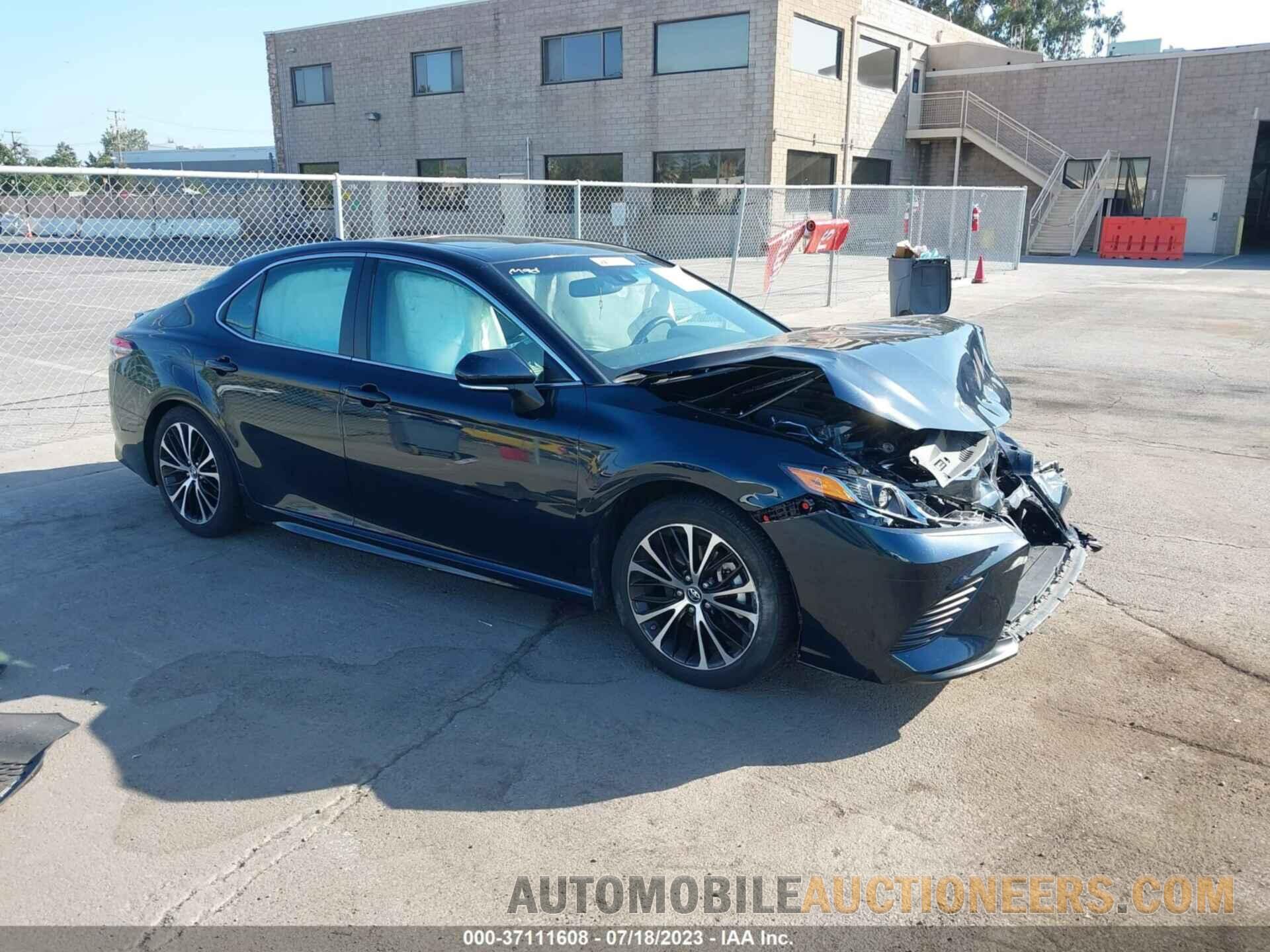 4T1B11HK7JU619458 TOYOTA CAMRY 2018