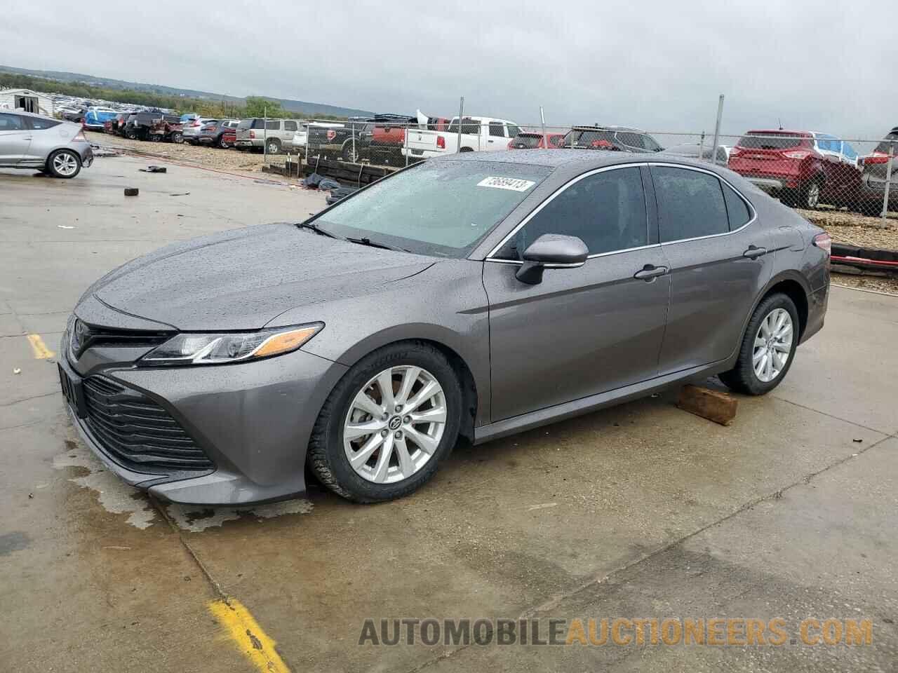 4T1B11HK7JU620643 TOYOTA CAMRY 2018