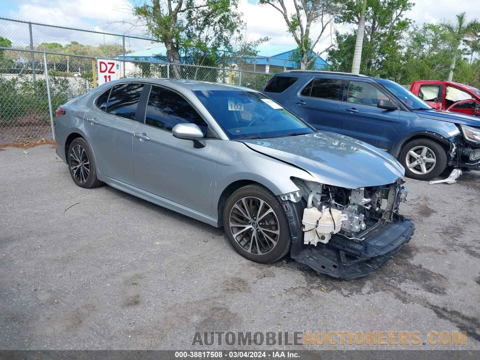 4T1B11HK7JU625972 TOYOTA CAMRY 2018