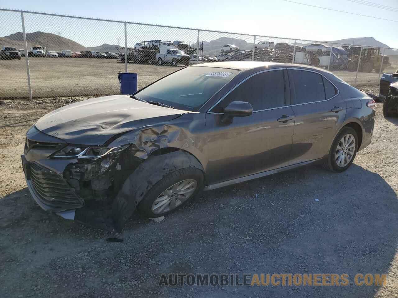 4T1B11HK7JU631027 TOYOTA CAMRY 2018