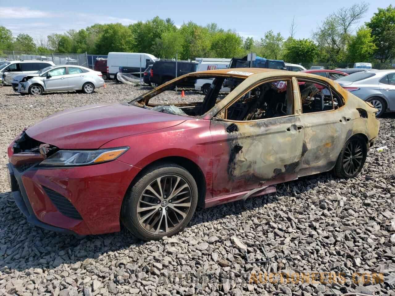 4T1B11HK7JU633635 TOYOTA CAMRY 2018