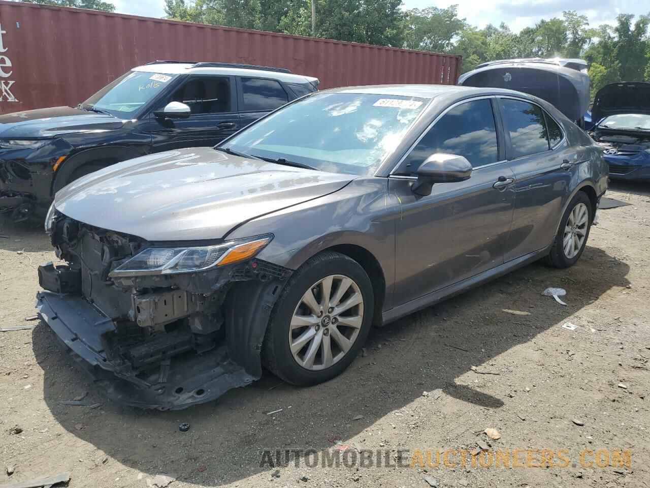 4T1B11HK7JU637801 TOYOTA CAMRY 2018