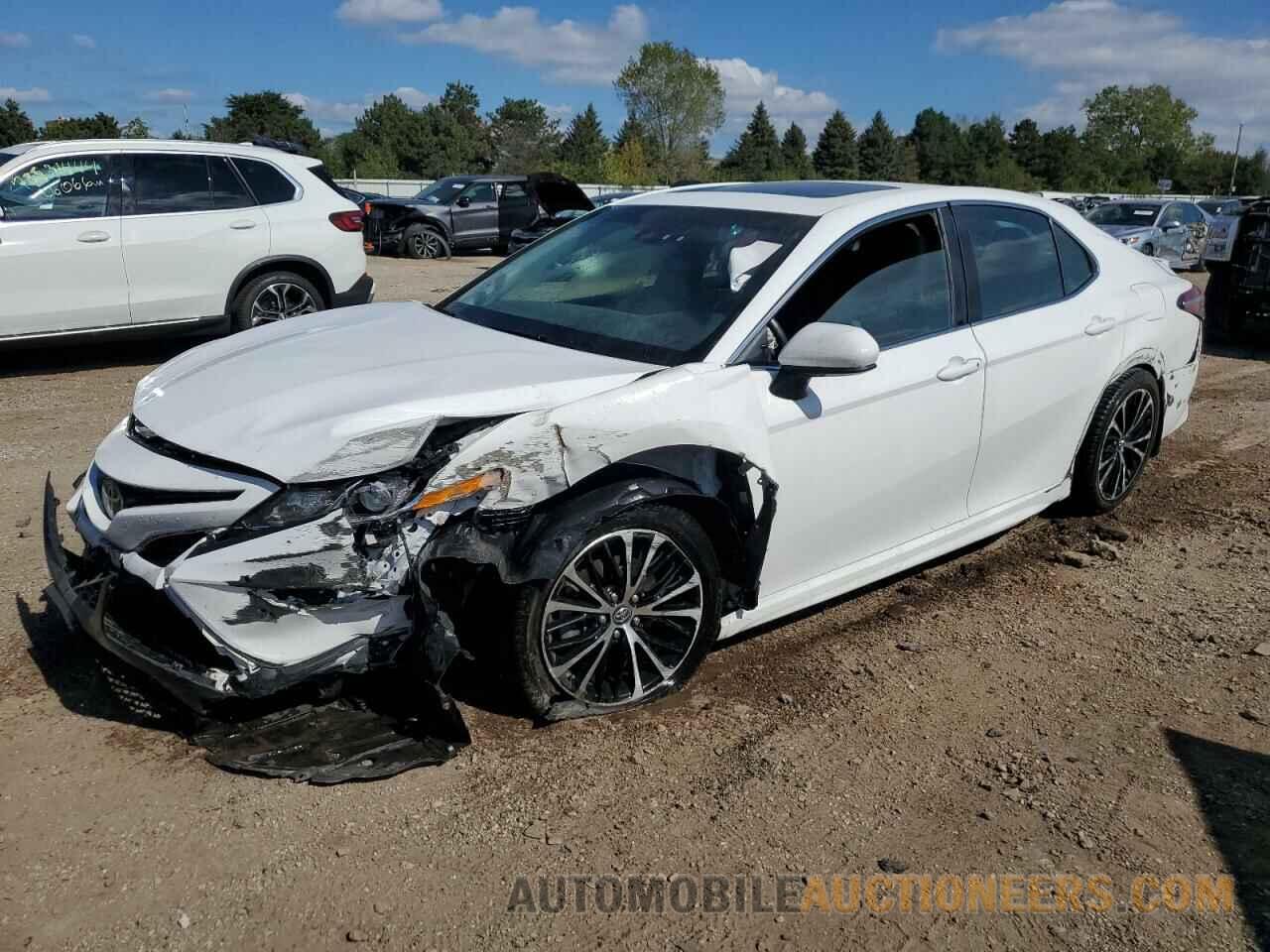 4T1B11HK7JU640102 TOYOTA CAMRY 2018