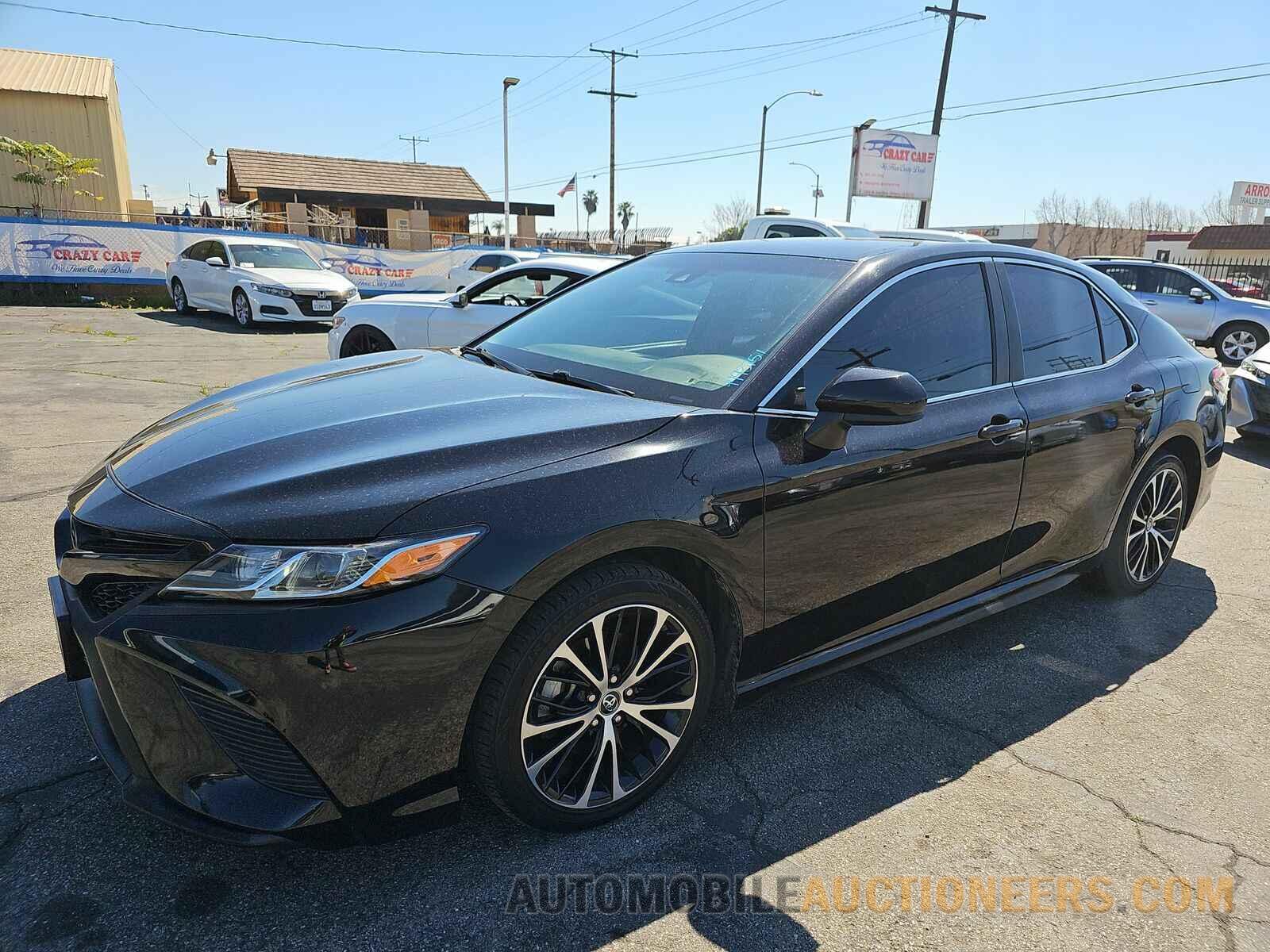 4T1B11HK7JU645364 Toyota Camry 2018