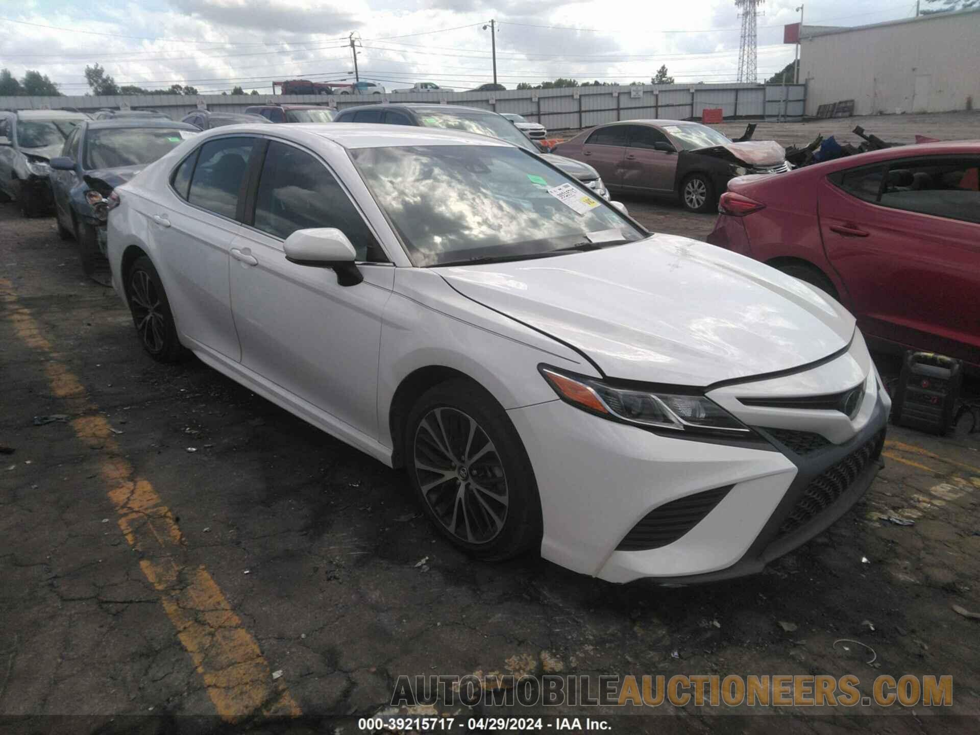 4T1B11HK7JU647437 TOYOTA CAMRY 2018