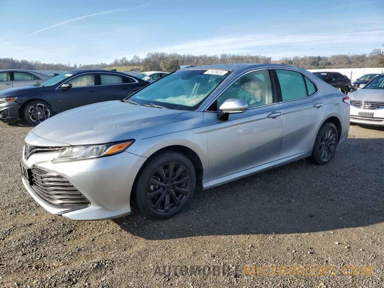 4T1B11HK7JU650855 TOYOTA CAMRY 2018