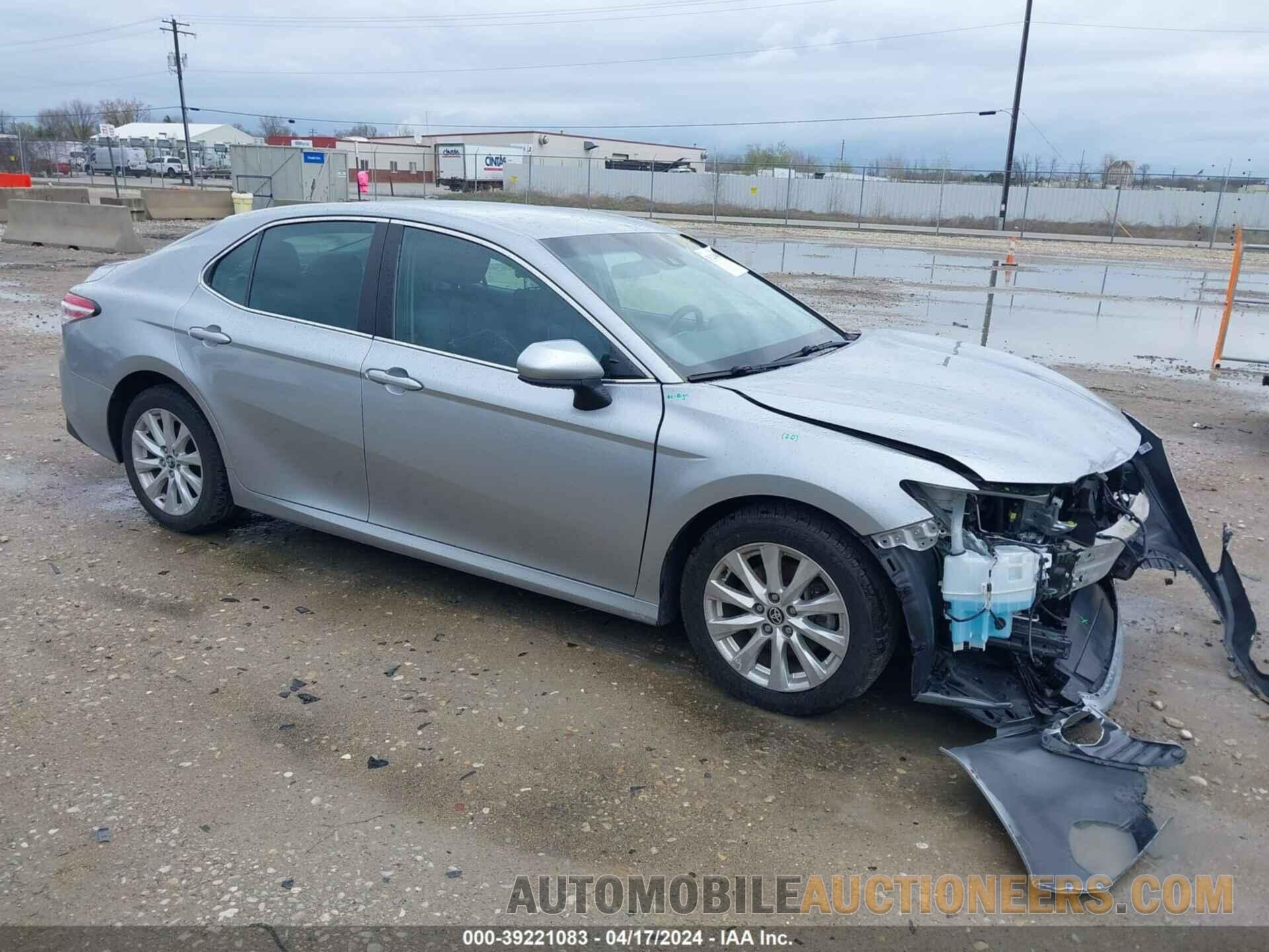 4T1B11HK7JU652153 TOYOTA CAMRY 2018