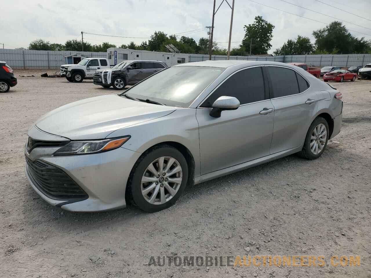 4T1B11HK7JU655876 TOYOTA CAMRY 2018