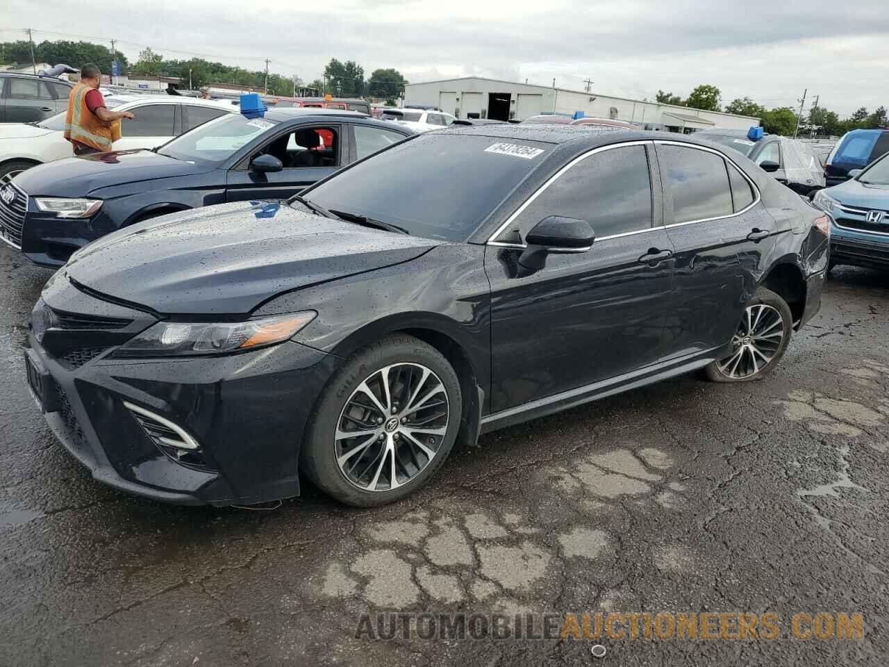 4T1B11HK7JU660267 TOYOTA CAMRY 2018