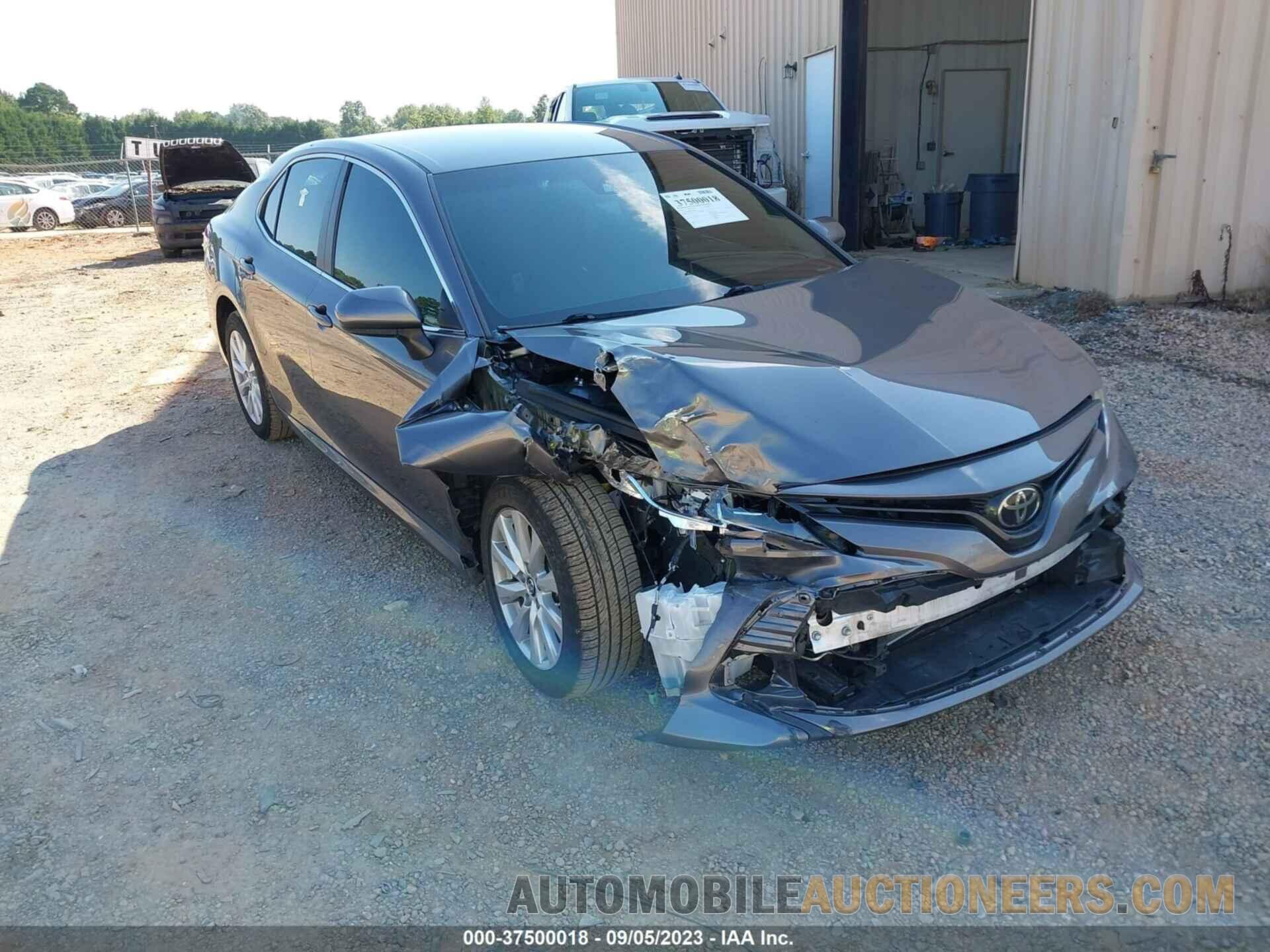 4T1B11HK7JU661936 TOYOTA CAMRY 2018