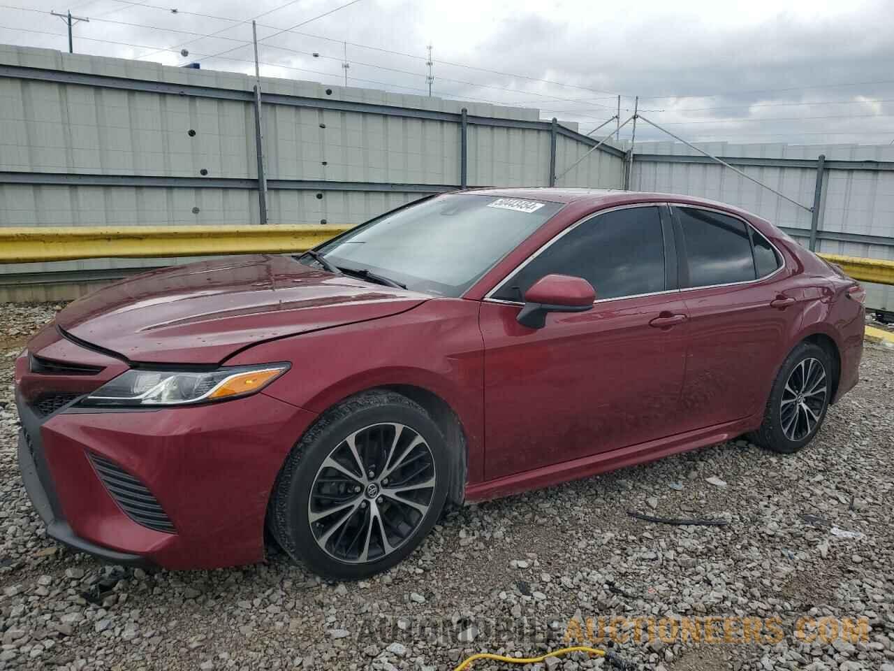 4T1B11HK7JU663136 TOYOTA CAMRY 2018