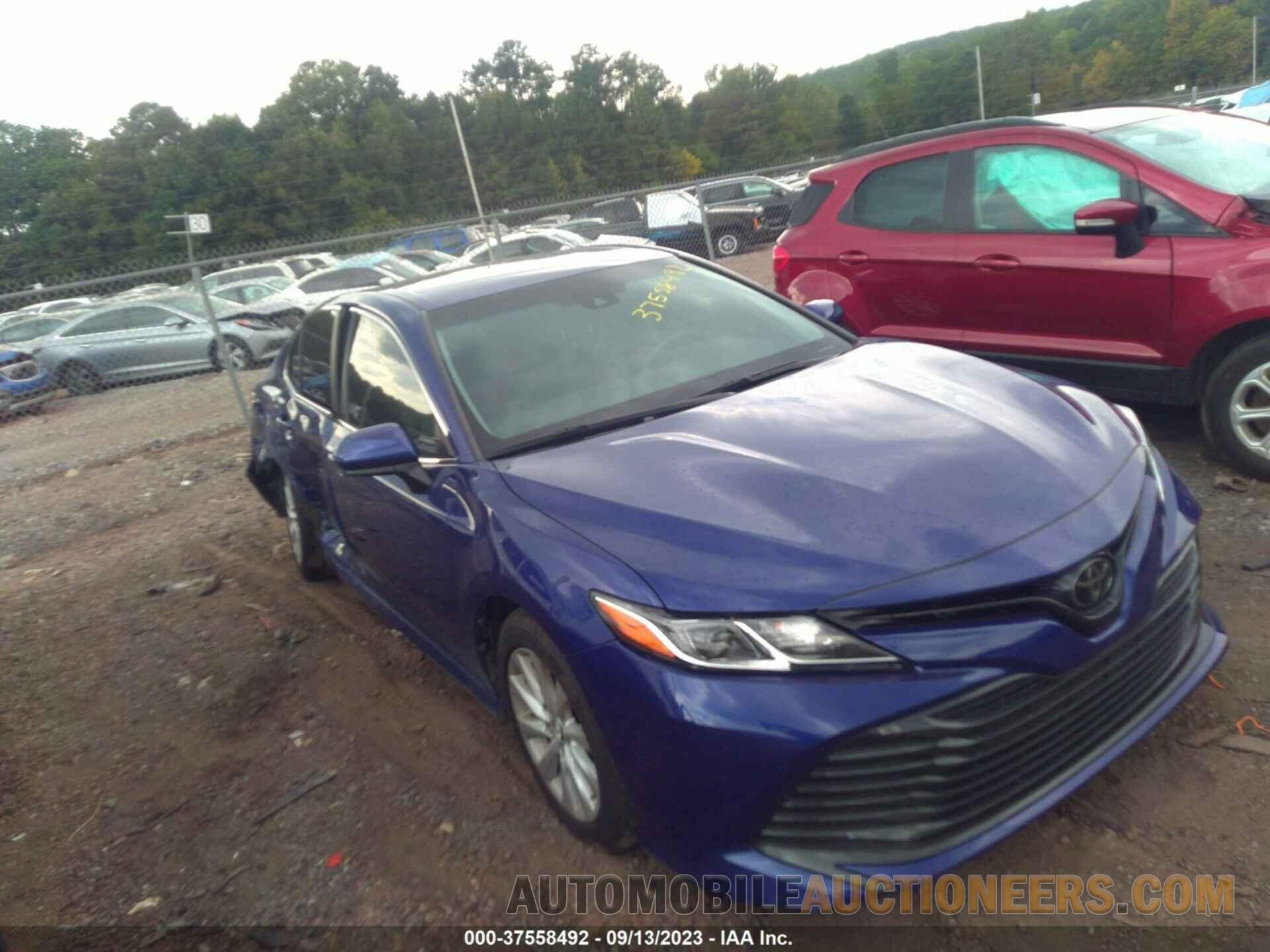 4T1B11HK7JU663332 TOYOTA CAMRY 2018