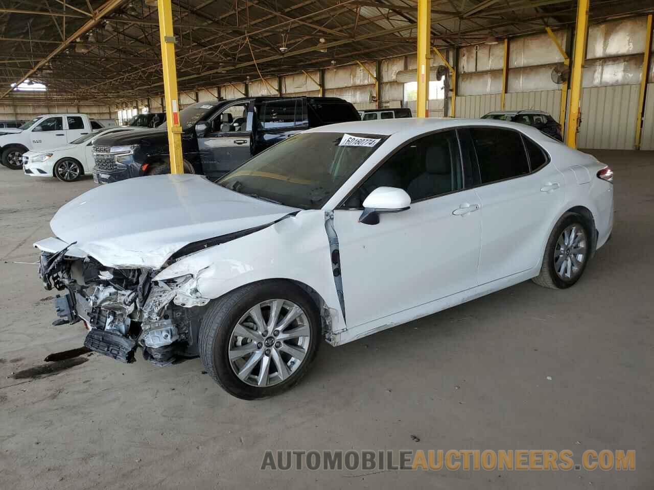 4T1B11HK7JU666201 TOYOTA CAMRY 2018