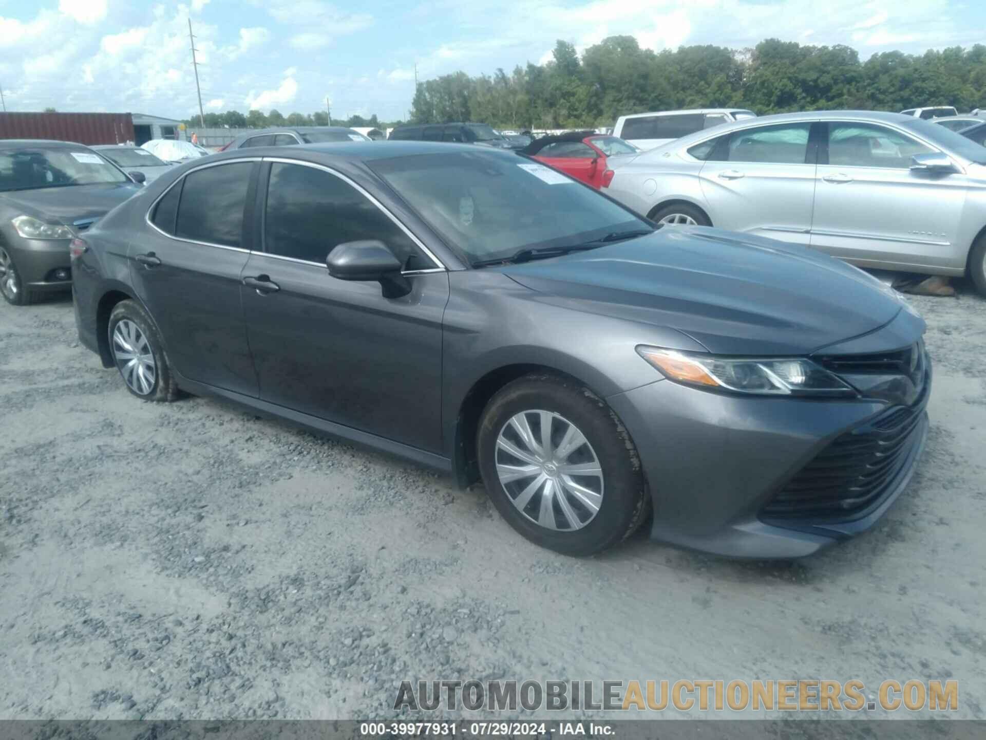 4T1B11HK7JU667137 TOYOTA CAMRY 2018