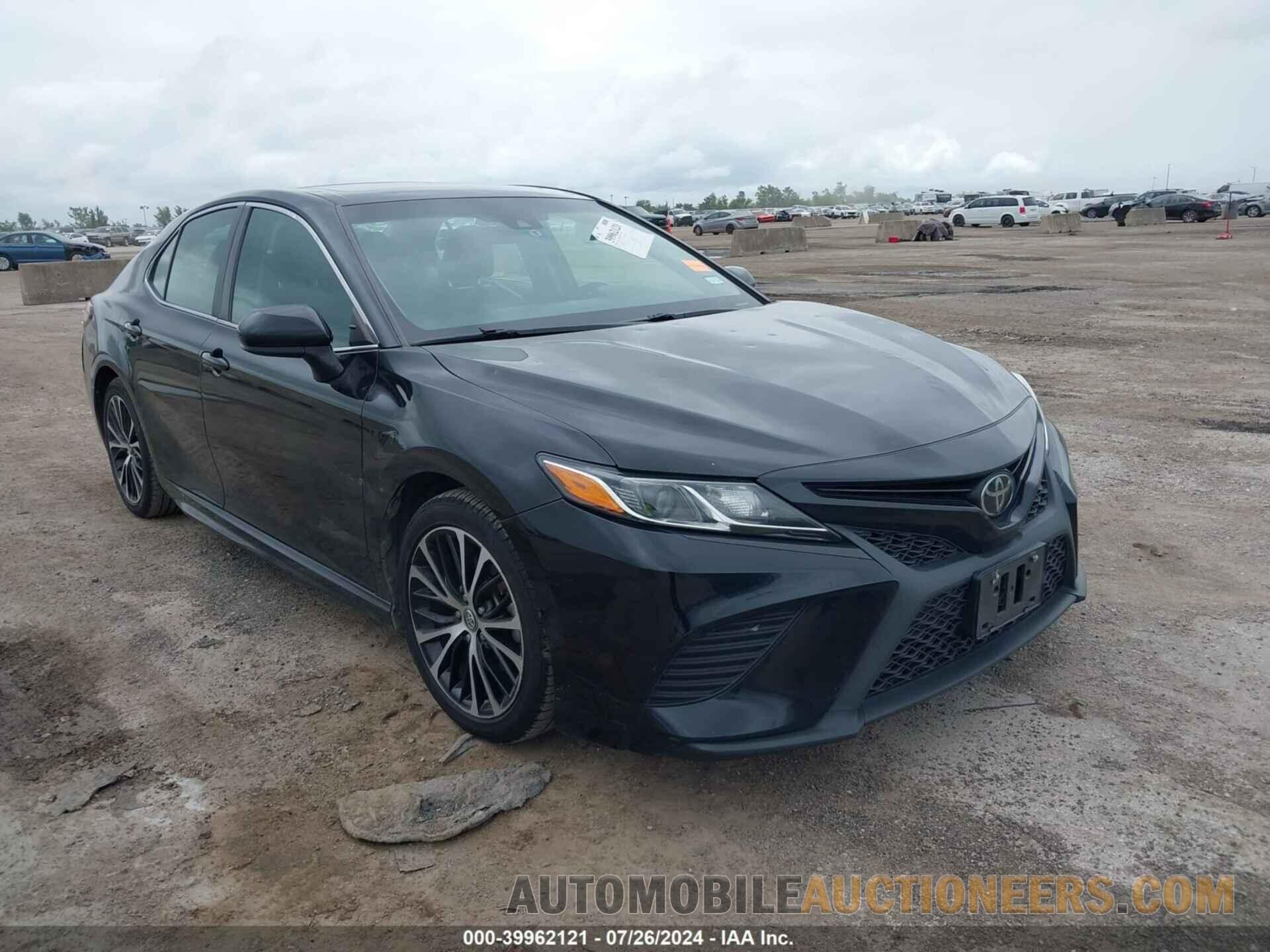 4T1B11HK7JU667879 TOYOTA CAMRY 2018