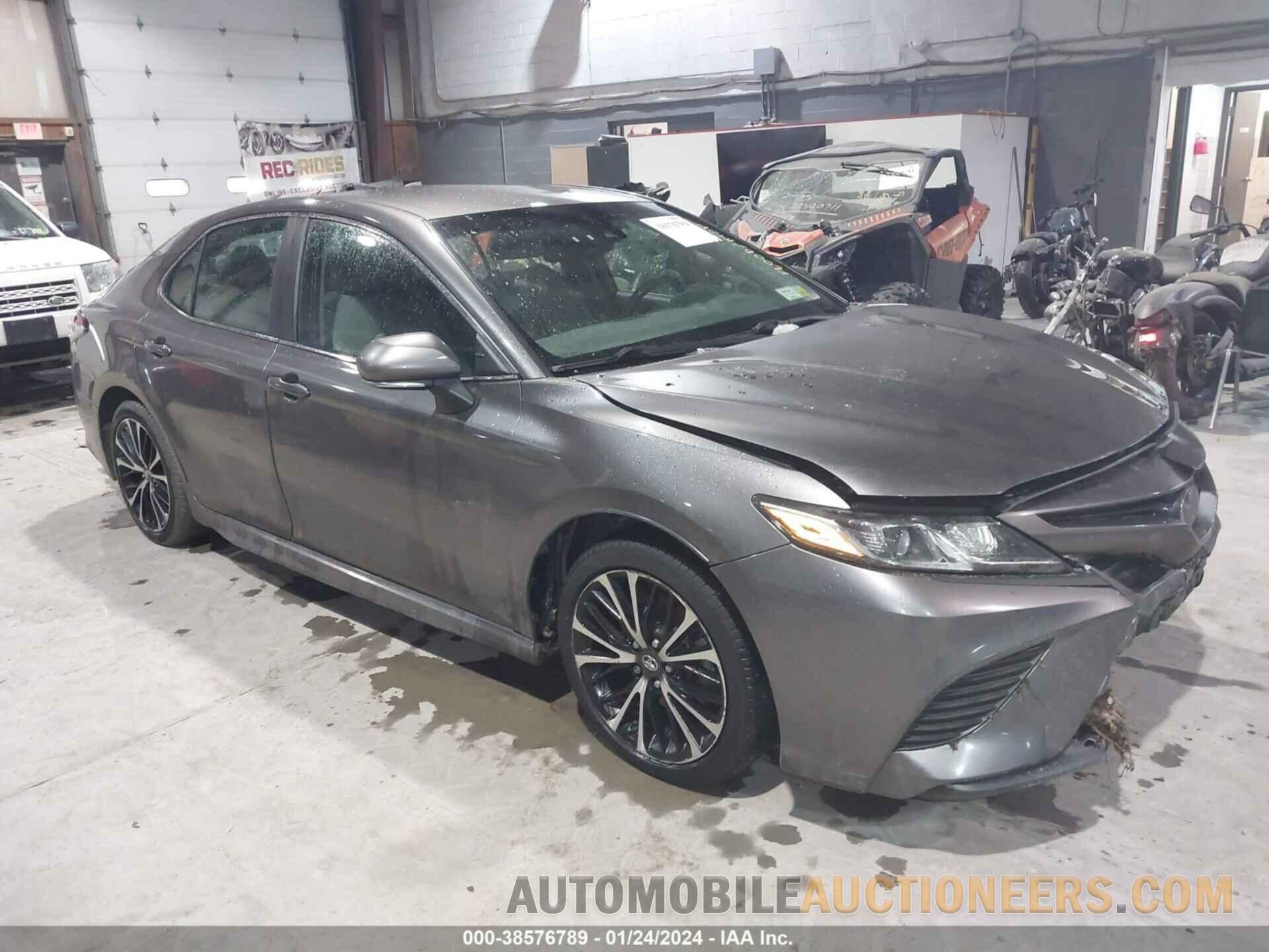 4T1B11HK7JU670183 TOYOTA CAMRY 2018